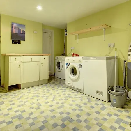 Cool 2 Bedroom Hg1 Free Parking Lägenhet