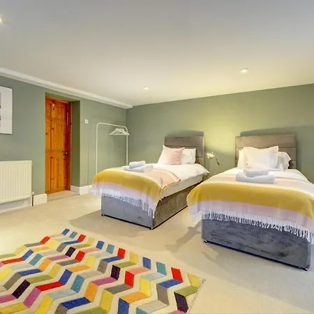 Cool 2 Bedroom Hg1 Free Parking *