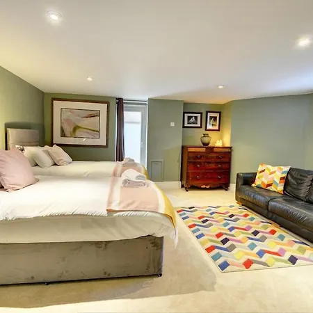 아파트 Cool 2 Bedroom Hg1 Free Parking 해러게이트