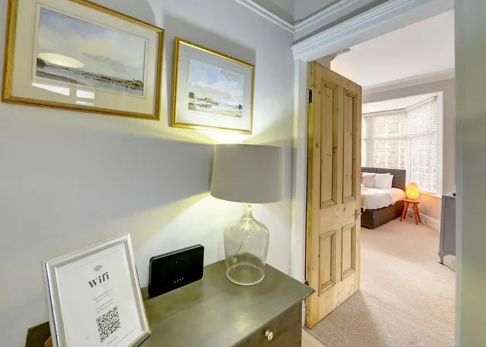 Cool 2 Bedroom Hg1 Free Parking 해러게이트