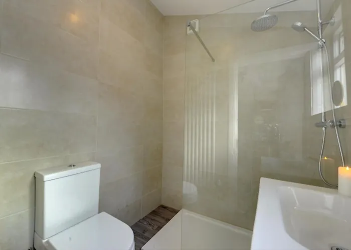 아파트 Cool 2 Bedroom Hg1 Free Parking 해러게이트